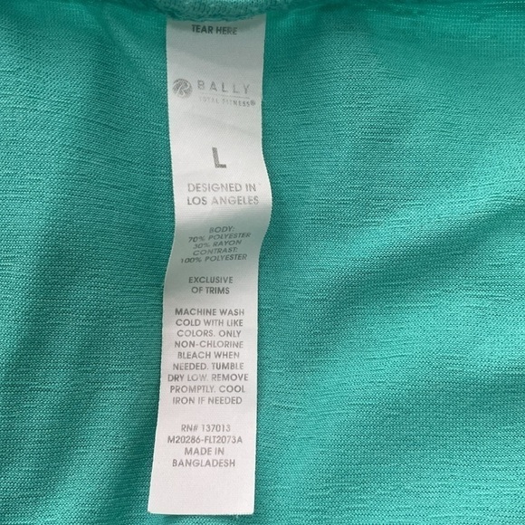 Bally Total Fitness Green Top Womens Activewear Short Sleeve Open Back Size L - Picture 5 of 5
